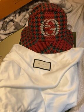 Gucci Red and Teal Patterned Knit Bucket Hat
